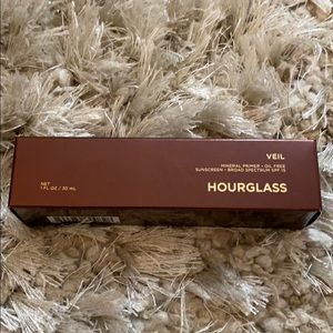 Hourglass Mineral Primer